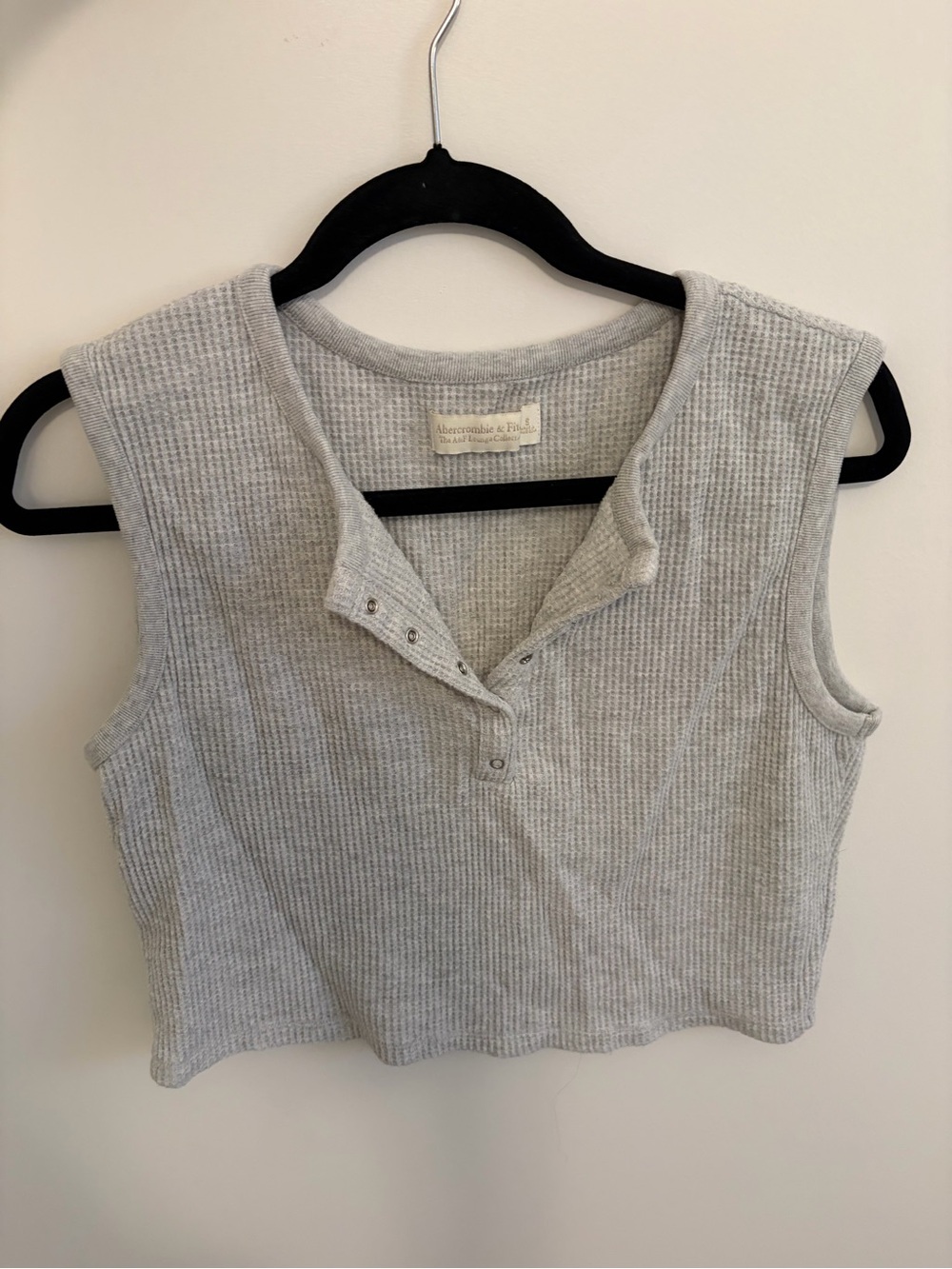 Abercrombie & Fitch Light Gray Ribbed Snap Crop Top